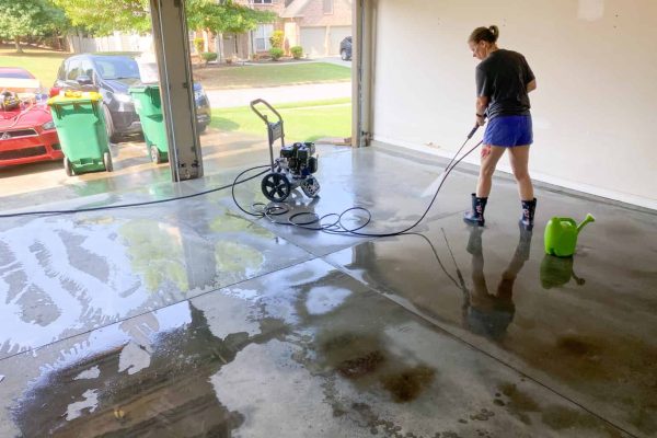 cleaning-and-pressure-washing-garage-2-1536x1152
